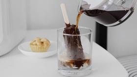 杏仁巧克力香草冰淇淋咖啡