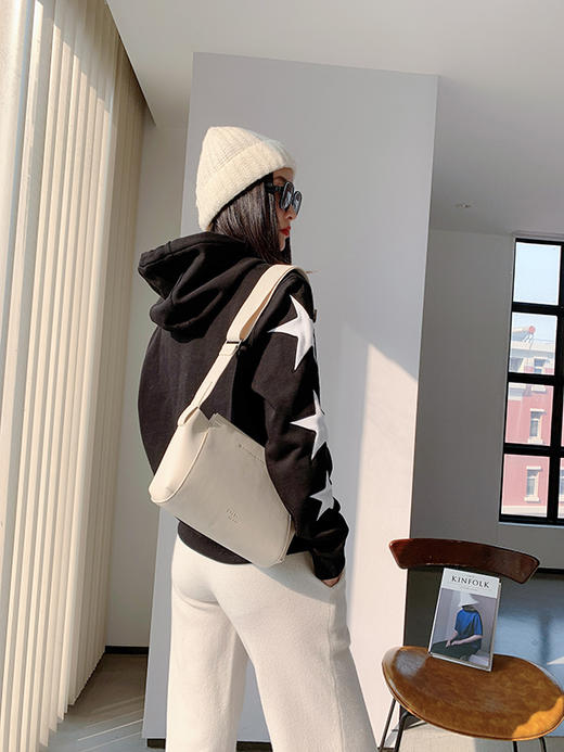 2021底-7折 不退换 THS 12.26-限时 小众品牌 everlane 女士纯色 斜跨包 三色可选 CQ1086 商品图2