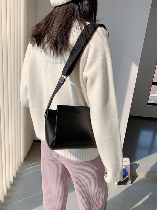 2021底-7折 不退换 THS 12.26-限时 小众品牌 everlane 女士纯色 斜跨包 三色可选 CQ1086 商品图3