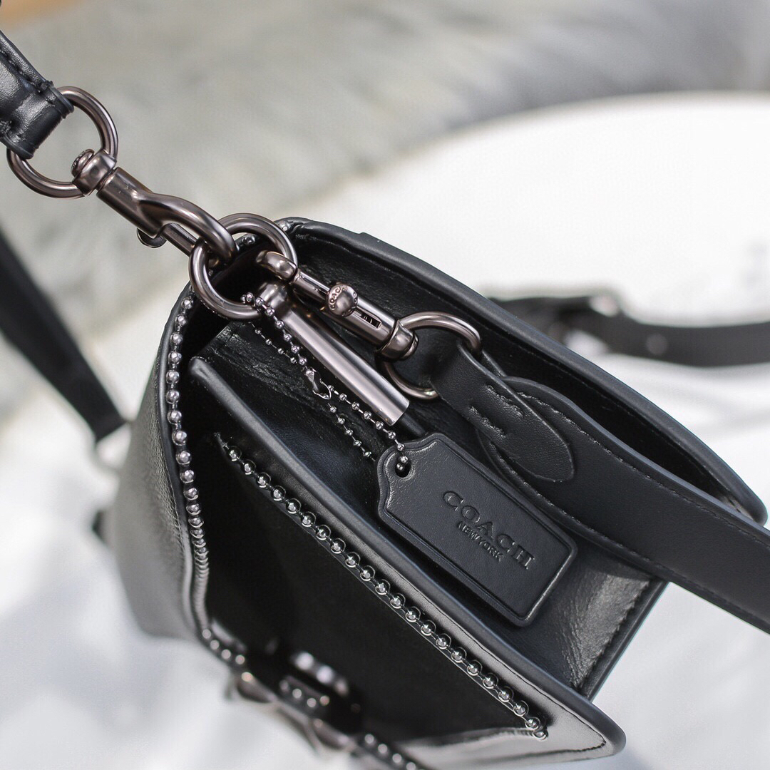 秋冬特价580 蔻驰珠链tabby 26号单肩包5601工整有型的tabby单肩包的