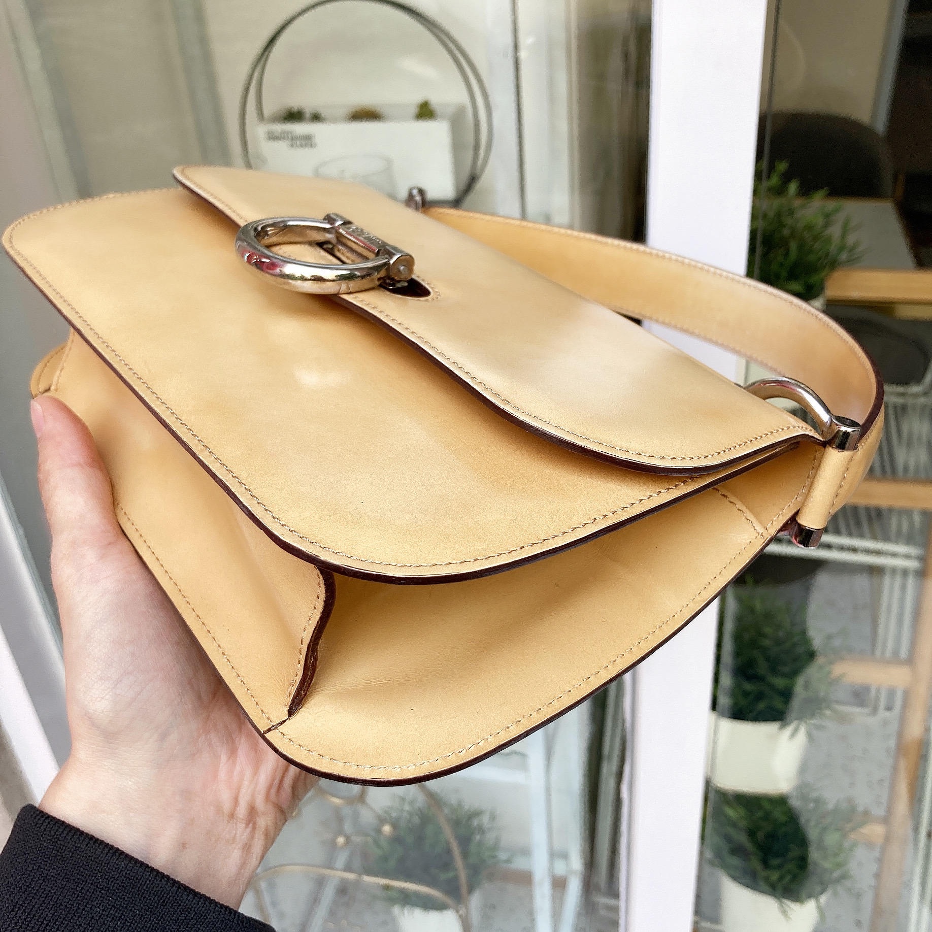 celine vintage 马蹄扣 奶茶色 box牛皮 手提包