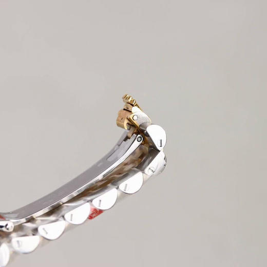 N  Factory全新力作  最新款劳 力士Rolex女装日志型31MM日志型腕表！
1：原装开模，表壳直径保持与原装一致31毫米。采用904L不锈钢来锻造不锈钢腕表表壳，具备高抗腐蚀性。 商品图14