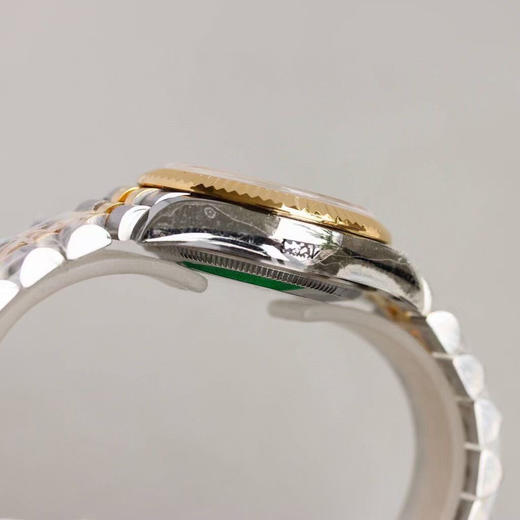 N  Factory全新力作  最新款劳 力士Rolex女装日志型31MM日志型腕表！
1：原装开模，表壳直径保持与原装一致31毫米。采用904L不锈钢来锻造不锈钢腕表表壳，具备高抗腐蚀性。 商品图13