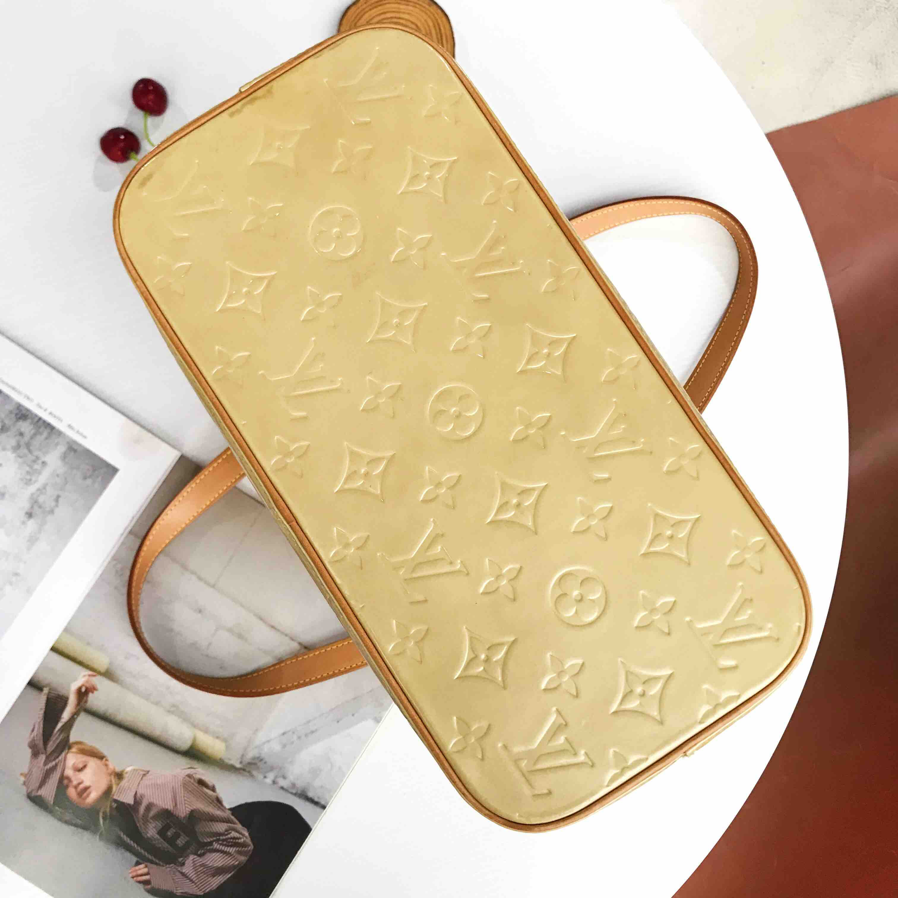 lv vivian 公价11000