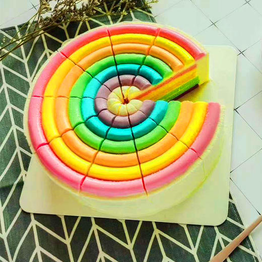 彩虹慕斯蛋糕