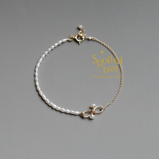 Spoiledbrat Jewelry 手工蝴蝶结米珍珠半链手链 商品图2