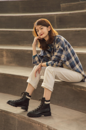 这款廓形衬衫男女皆可穿着，利落大气！