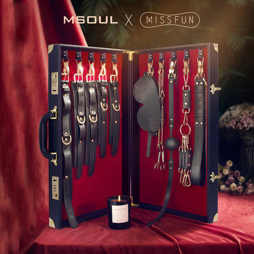 MISSFUN 丽娜情趣SM调情套装 zhen皮皮鞭手铐脚铐口球（包含低温蜡烛+一次性蜡烛+刮蜡板） 商品图0