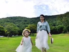 卡卡家的绿松石色衬衫+雪白蓬蓬纱真的很美