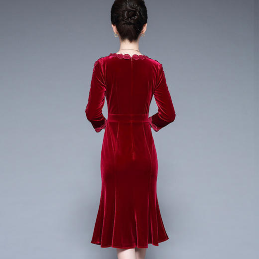 DS-Q5516新款重工盘花刺绣金丝绒鱼尾连衣裙 商品图4