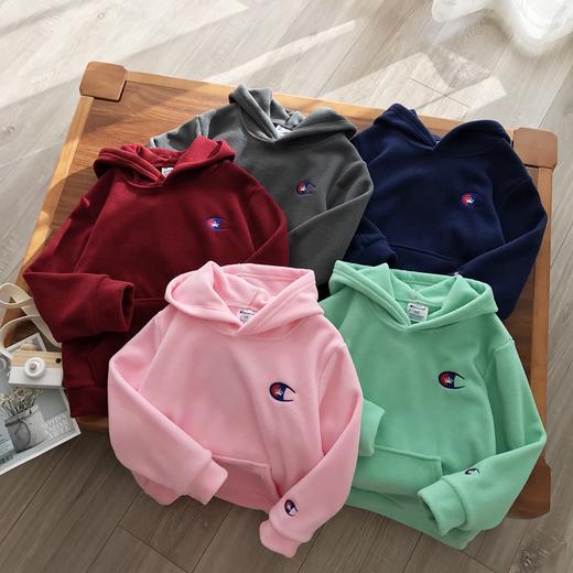 点此购买 冠军儿童刺绣加绒连帽卫衣 小雨171701 商品图0