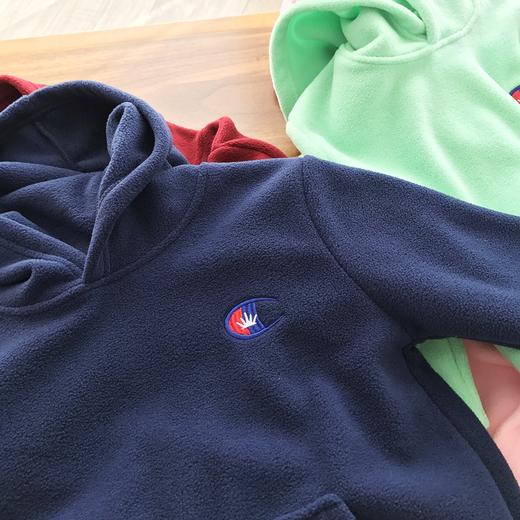 点此购买 冠军儿童刺绣加绒连帽卫衣 小雨171701 商品图6