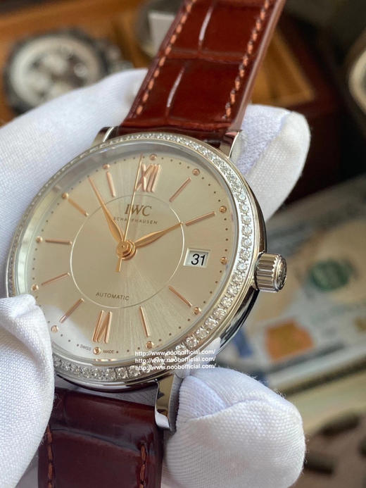 V7厂七星怒荐佳作之女款柏涛菲诺 极致典雅 为行业再添一款 女表1.V7厂女款波涛菲诺，系行业同款唯一敢于呈现真假对比评测的版本，修正市面现有版本的所有不足，其结构以及细节均按原装逐一复制 商品图12