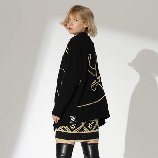 抽象牛头手绣针织长开衫 商品图2