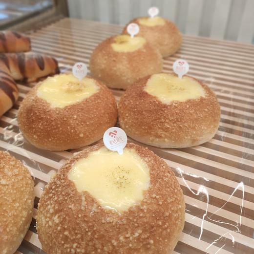 蛋黄芝士（约每日十点出炉）内馅芋泥，蛋黄酱，表面芝士酱。 商品图1