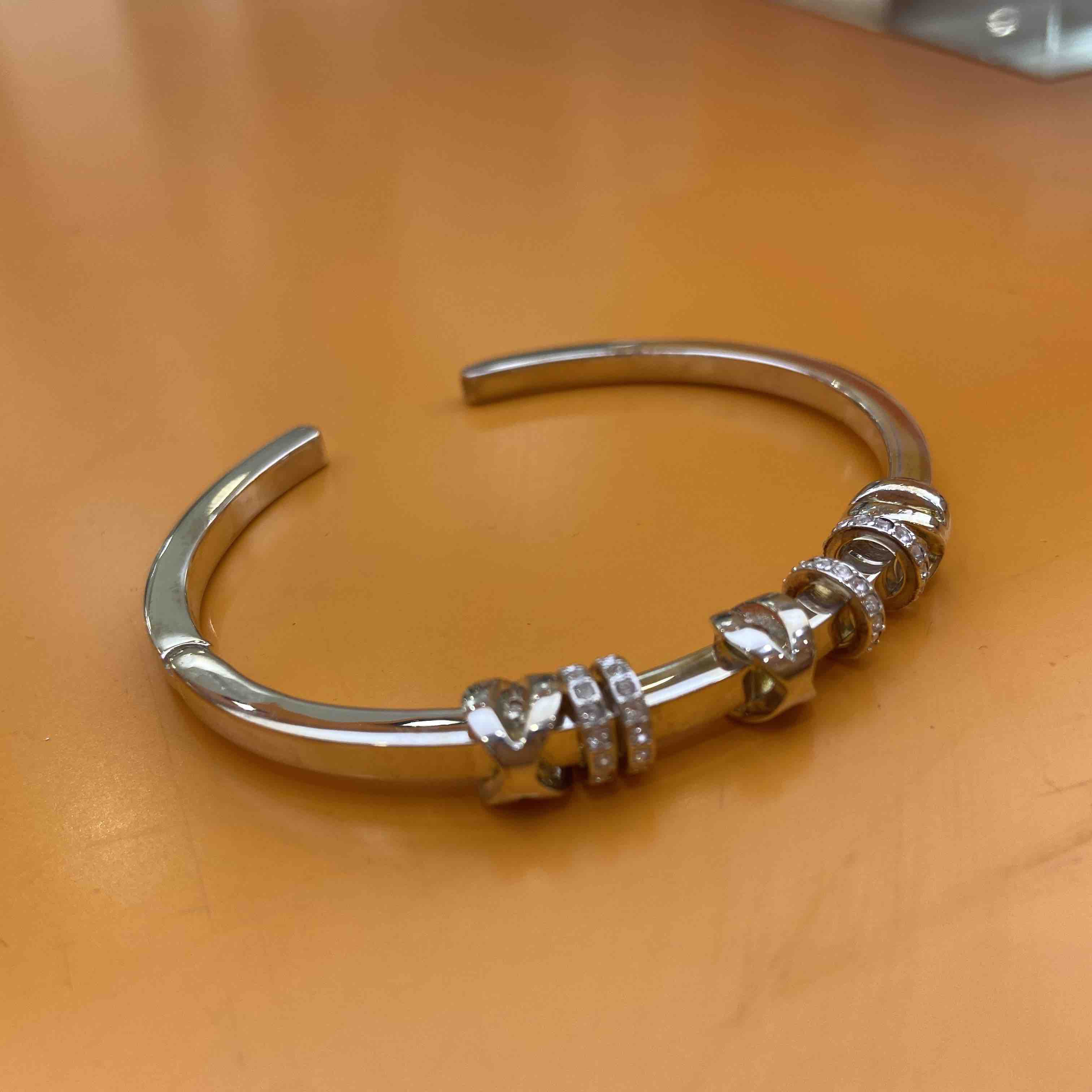 芙丽芙丽/folli follie 简约大气手镯 女