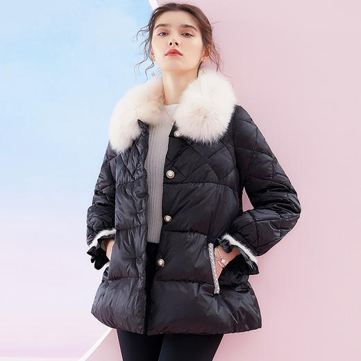 冬季2020年新款狐狸毛领加厚外套洋气钉珠白鸭绒短款黑色羽绒服女