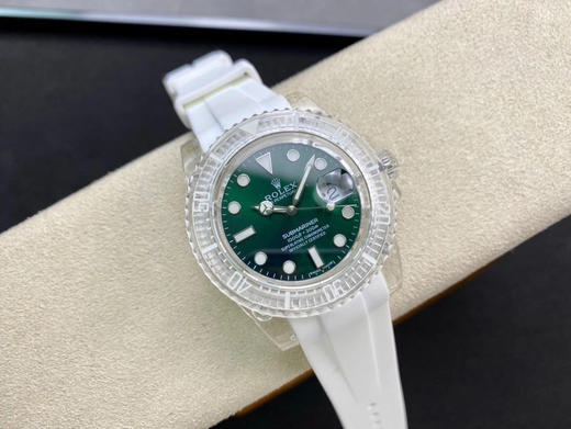 劳力士首次采用水晶工艺.劳力士 透明水鬼 2836机芯