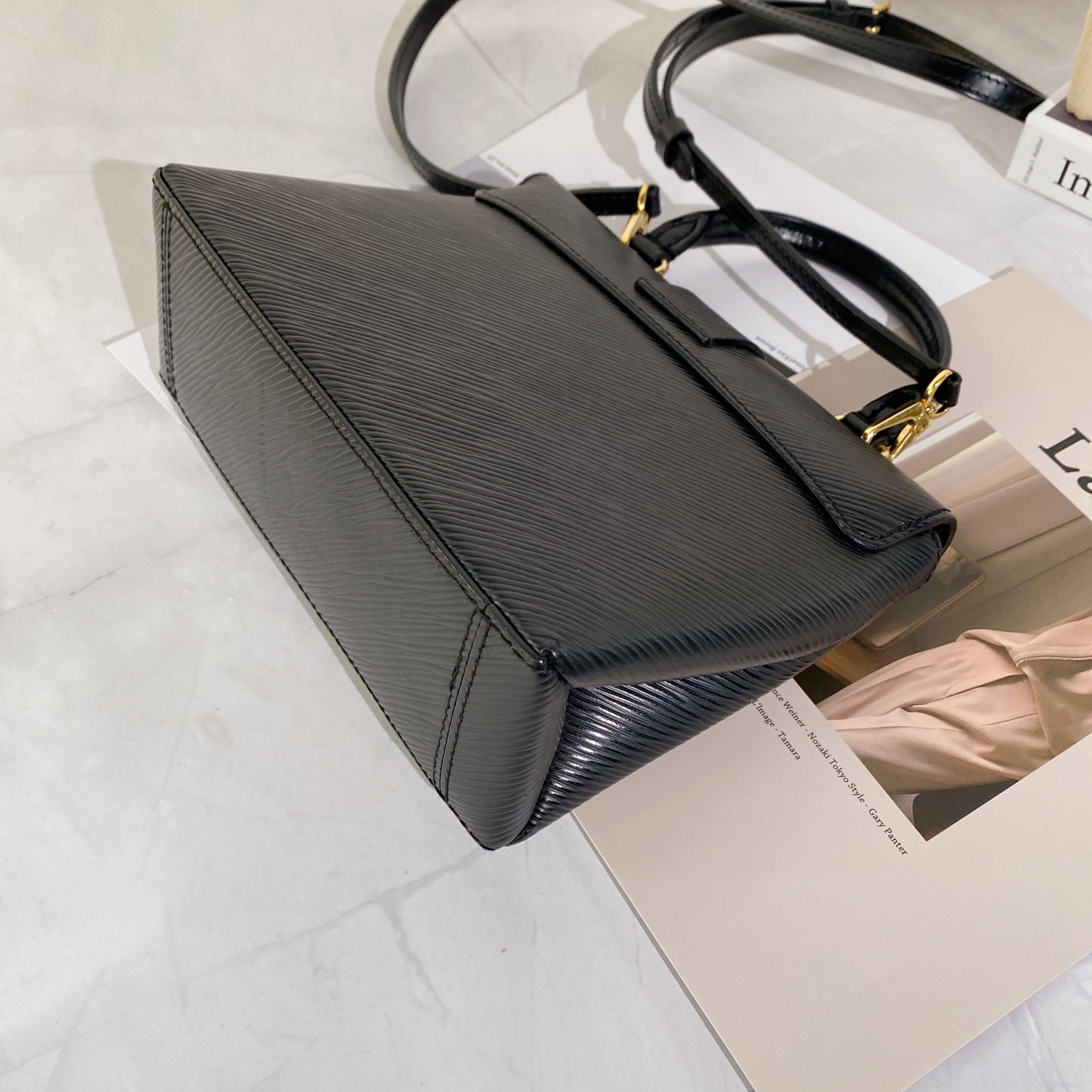 正品二手 lv locky bb 黑金 水波纹 手提 斜挎包