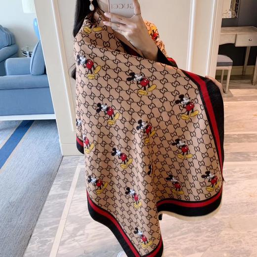 点此购买 gucci×米奇保暖羊绒围巾披肩 adou171922