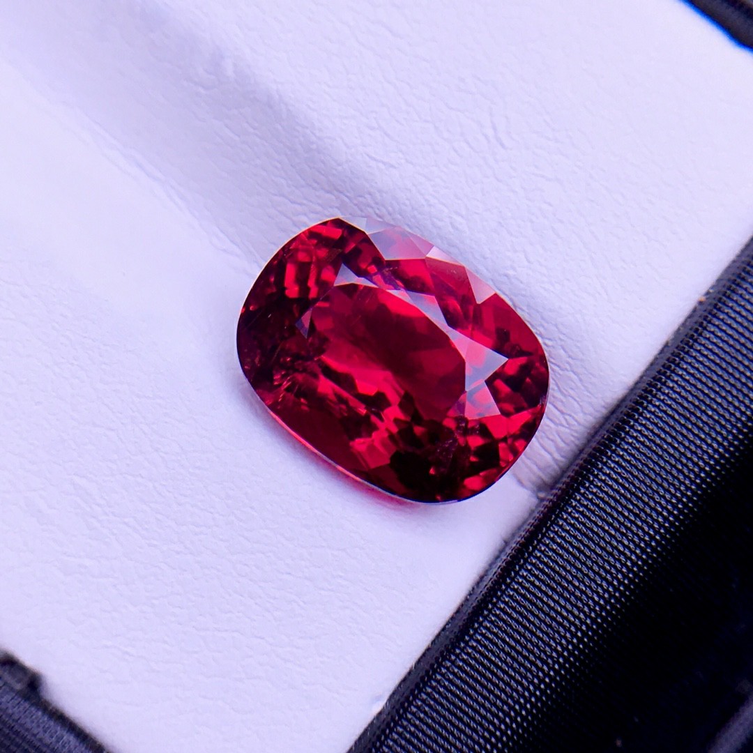 18克拉天然卢比来红碧玺裸石