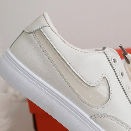 耐克开拓者果冻勾板鞋