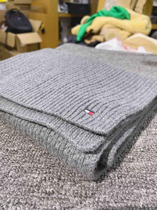 Tommy 灰色针织长款围巾 商品图0