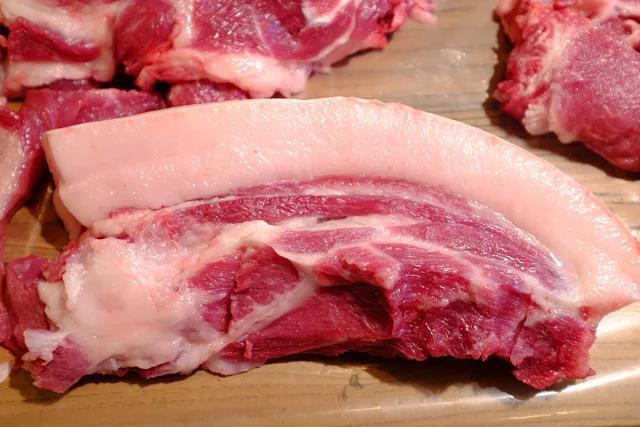 高山土猪肉,农家草猪肉,吃草粮养足一年,膘肥体壮,鲜香美味糯!