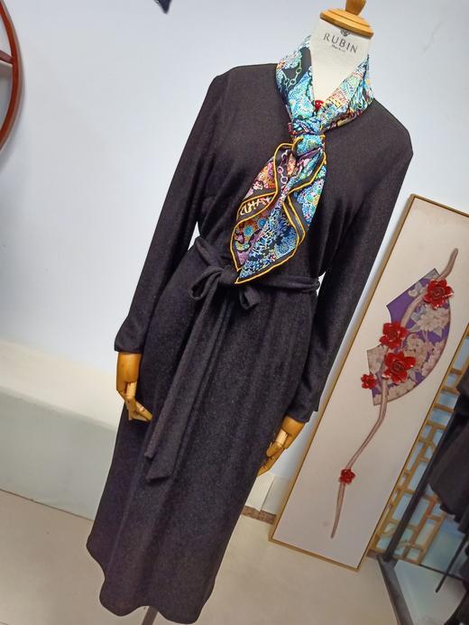 丁摩 V领法式亮丝针织弹力双层名媛小黑裙年会连衣裙20-207DS399 商品图3