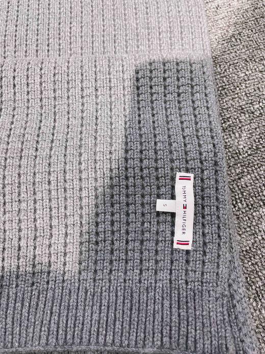 Tommy 灰色针织长款围巾 商品图2