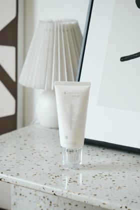 长时间带妆还洗出0闭口清透肌！这个洁面我回购一万年！