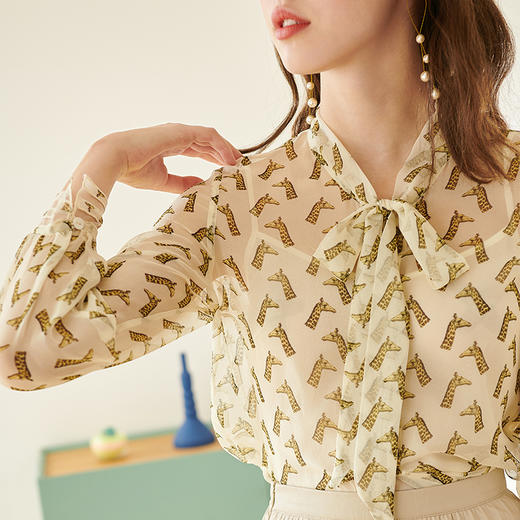 欧芮儿新款长袖蝴蝶结碎花雪纺衬衫女洋气内搭修身上衣 商品图2