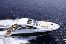 2012 年意大利产硬顶运动快艇