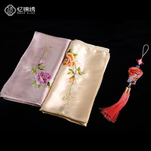 真丝满绣方巾-牡丹 商品图0