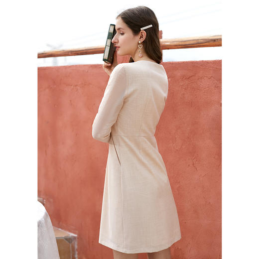欧芮儿春新款长袖V领连衣裙女中长款小个子显瘦收腰A字裙 商品图2