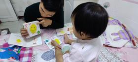 《小鸡球球亲子游戏玩具书》：非常适合爸爸带宝宝一起看