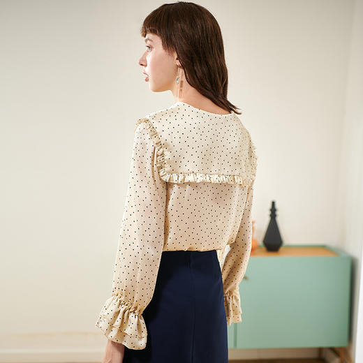 欧芮儿春新款喇叭袖V领波点雪纺衬衫女木耳边内搭休闲上衣 商品图2