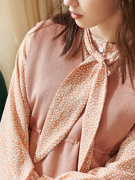 欧芮儿春新款两件套小香风套背心针织衫加碎花雪纺连衣裙 商品图3