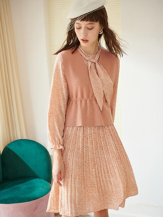 欧芮儿春新款两件套小香风套背心针织衫加碎花雪纺连衣裙 商品图1