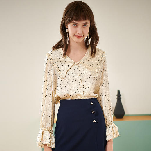 欧芮儿春新款喇叭袖V领波点雪纺衬衫女木耳边内搭休闲上衣 商品图1