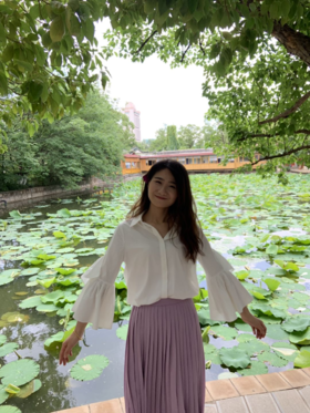 你们家的衬衫太好穿了！浪漫又舒服。