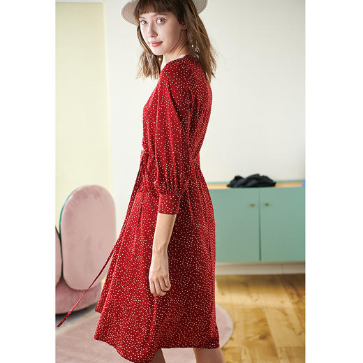 【最后一天】欧芮儿春新款七分袖不规则V领波点红色雪纺连衣裙女中长款 商品图2