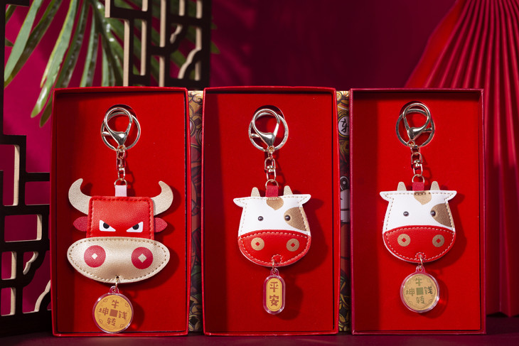 「牛年吉语挂件」牛转乾坤牛年挂饰足金饰品钥匙扣本命年生肖牛情侣款