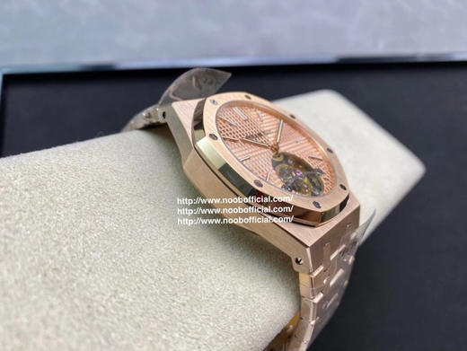 R8.factory解毒好的“陀飞轮”【2020爱彼 皇家橡树 陀飞轮。】独家订制Cal.2924机芯，动力储存68小时爱彼依旧保留的八角形表圈 商品图7