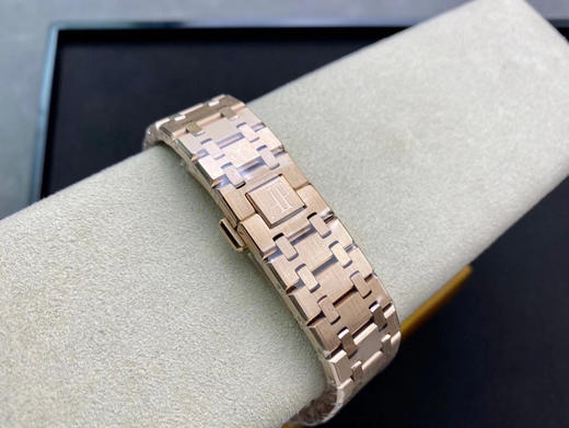 R8.factory解毒好的“陀飞轮”【2020爱彼 皇家橡树 陀飞轮。】独家订制Cal.2924机芯，动力储存68小时爱彼依旧保留的八角形表圈 商品图9