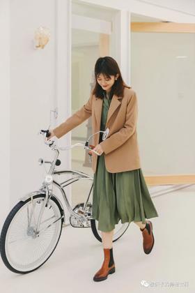 穿上它，就是是文静有内涵的大家闺秀没错了~