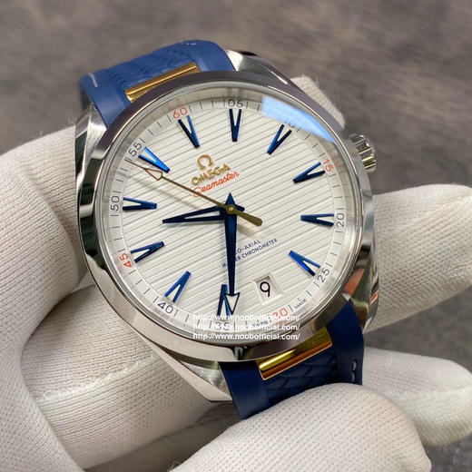 N厂新品，金针队长茄海马150M“柚木”横纹盘黑面绿针，独家复刻一体8900机芯，机芯功能和正品一致，41x13mm，复刻8900自动机械机芯，316精钢表壳表链，蓝宝石镜面，折叠扣，防水大于50米 商品图5