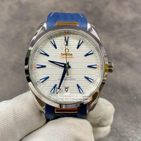 N厂新品，金针队长茄海马150M“柚木”横纹盘黑面绿针，独家复刻一体8900机芯，机芯功能和正品一致，41x13mm，复刻8900自动机械机芯，316精钢表壳表链，蓝宝石镜面，折叠扣，防水大于50米