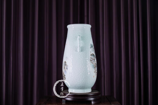 王锡良:青釉雕刻开窗山水福筒瓶 商品图1