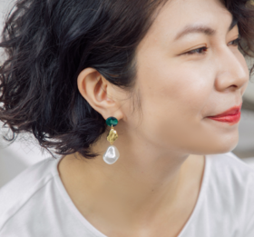 光影流转的浪漫耳环